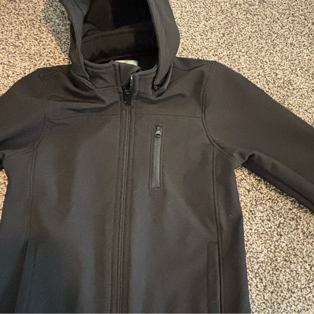 Class Club Black Soft-shell Hooded Chest Pocket Removable Hood Boy’s Jacket 4/5